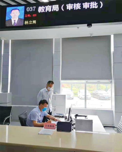 心系民生，服務先行——記區教育局開展6月份“一把手體驗服務日”教育咨詢服務